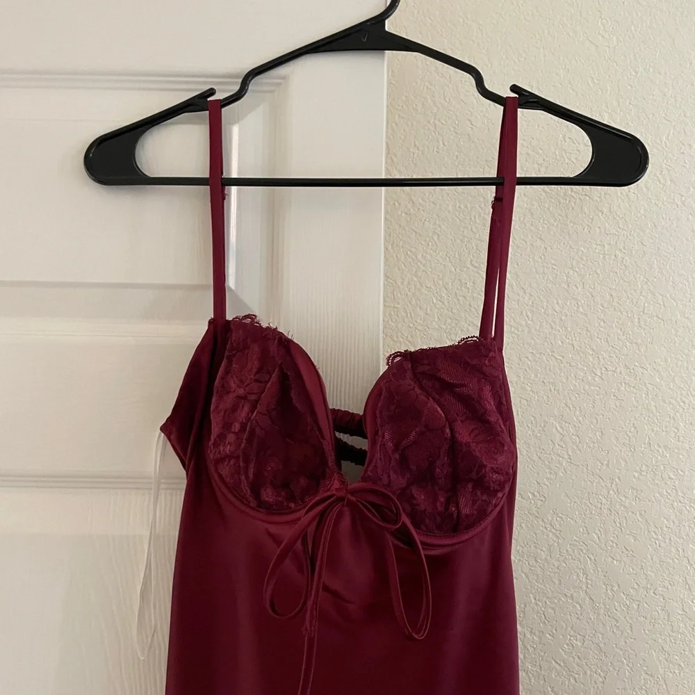 Princess Polly Burgundy Maxi Dress size 4 - Picture 8 of 9